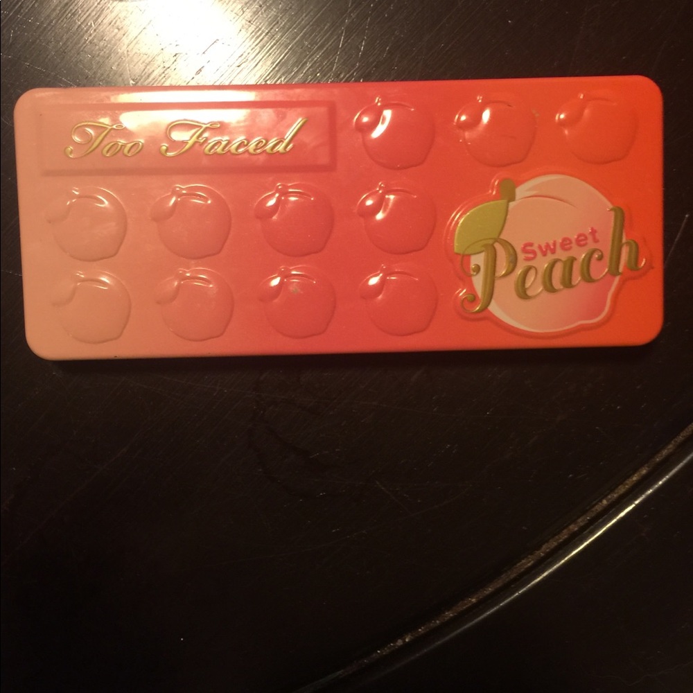 Too faced peach palette